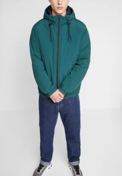 URBAN CLASSICS Hooded Easy Jacket - Jas - Bottlegreen -Urban Classics fc94dcc1abc74e2fa572740422d70c36