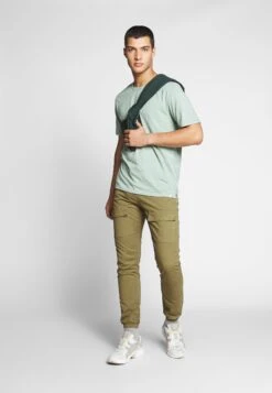 URBAN CLASSICS Front Pocket Cargo - Broek - Summerolive -Urban Classics ff7d443d988f4b85bdf568fd3993f57d